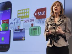 Stephanie Tilenius, vice presidenta comercial de la empresa en la presentaciónde Google Wallet. AP  /