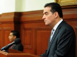 El consejero Daniel Cabeza de Vaca dio a conocer los detalles de la denuncia en contra del funcionario. ARCHIVO  /