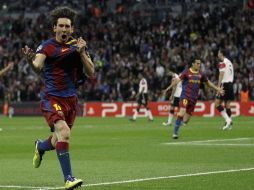 Messi celebra uno de los tantos que le dio a los azulgranas el campeonato de Europa. AP  /