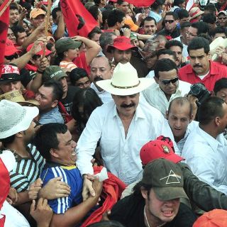 Retorna a Honduras Manuel Zelaya