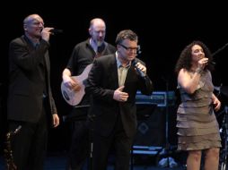 El tema Smack dab in the middle cerró la noche e incitó al público a llevar el ritmo a través de entonados aplausos. S. NÚÑEZ  /