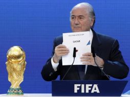 Foto de archivo del presidente de la FIFA, Joseph Blatter en el sorteo de las sedes mundialistas. REUTERS  /