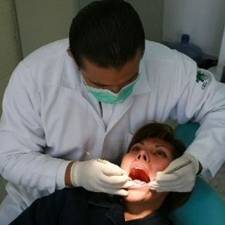 Presentan nueva cédula profesional