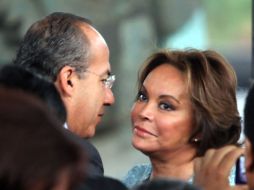 El Presidente Felipe Calderón y Elba Esther Gordillo aceptan que la nueva medida no estará fuera de las críticas. EL UNIVERSAL  /