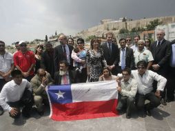 El año pasado fueron rescatados en una mina chilena donde permanecían atrapados desde hacía dos meses. EFE  /