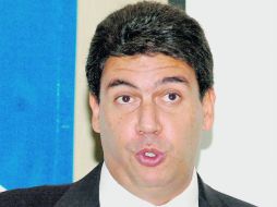 Arturo Elías Ayub asegura que Telmex insistirá que ha cumplido con los requerimientos para ofrecer televisión restringida. ARCHIVO  /