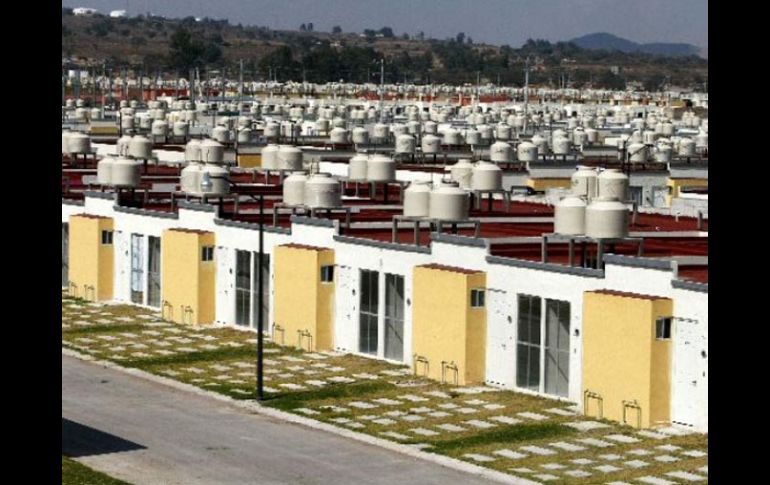 En abril de 1995 se creó el equema con Udis -que varían de acuerdo con la inflación- como respuesta a la crisis económica. ARCHIVO  /