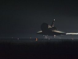 La penúltima tripulación del transbordador espacial Endeavour llegó el jueves a Houston. NTX  /