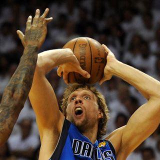 Nowitzki, como héroe, salva a Dallas de un segundo descalabro
