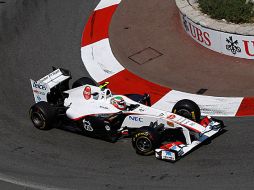 Sergio Pérez se impactó contra el muro de contención, el sábado pasado, lo que le causó conmoción cerebral y un hematoma en un muslo.AP  /