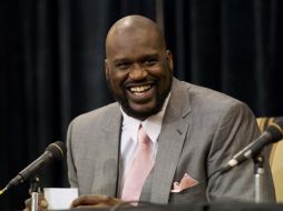 Con una sonrisa, Shaquille O'Neal, hizo oficial su retiro de la NBA. REUTERS  /