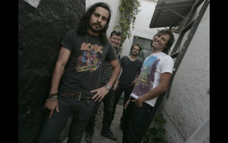 Los integrantes de Disidente admiran a escritores como William S. Burroughs, Charles Bukowski y Dante Alighieri.A.HINOJOSA  /