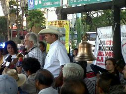 Julián Le Baron, fue el encargado de dar el banderazo de salida. Foto publicada en Twitter por @mxhastalamadre. ESPECIAL  /