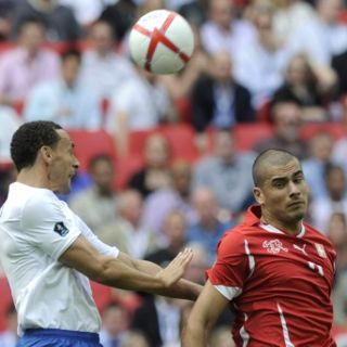 Inglaterra complica sus aspiraciones