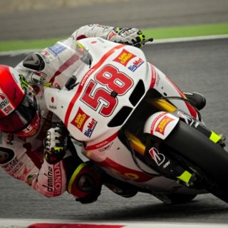 Simoncelli gana la 'pole' en Cataluña