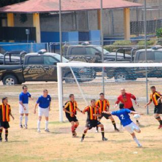Policías investigadores consiguen campeonato de futbol