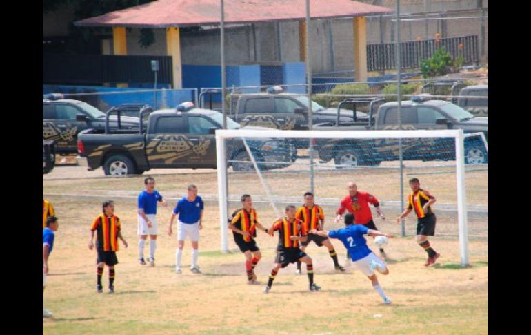 El marcador final fue de 5 – 3 global, a favor de la escuadra de Robo de Vehículos, coronándose así campeón de la liga. O. RUVALCABA  /