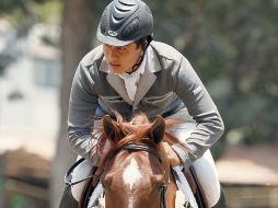 Arturo Navarro, a lomos de “Cool Down”,  se llevó la victoria en un tiempo de 37.23 segundos. E. PACHECO  /