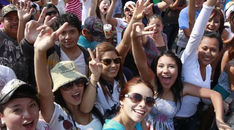 Entre amigos o familia, la gente se dio cita desde temprana hora.S.NÚÑEZ  /