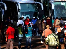Los manifestantes salieron la mañana de este domingo de la Sección 18 del SNTE en Morelia. EL UNIVERSAL  /