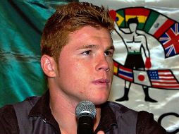 Saúl 'Canelo' Álvarez, durante una conferencia. MEXSPORT  /