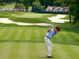 Brandt Jobe y Matt Kuchar, que lograron completar el hoyo 13 antes de la suspensión. AFP  /