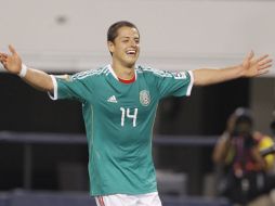 'Chicharito' Hernández anotó tres goles en el debut de México en Copa Oro. AP  /