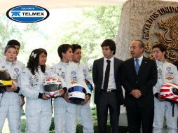 Sergio Pérez junto al Presidente de México Felipe Calderón. ARCHIVO  /