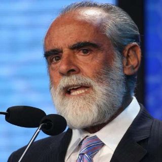 Fernández de Cevallos permanece hospitalizado