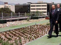 El Presidente Felipe Calderón inauguró la azotea verde del edificio sede del Infonavit, la más grande de América Latina. EL UNIVERSAL  /