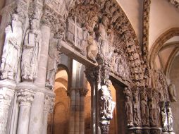 La muestra se centra en el Pórtico de la Gloria de la Catedral de Santiago, obra del Maestro Mateo. ESPECIAL  /