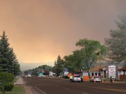Arizona padece el segundo incendio más grande de su historia, lo que ha obligado a evacuar a miles de personas. AP  /