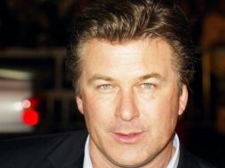 La decisión de Baldwin se habría precipitado tras el escándalo que rodea al congresista por Nueva York Anthony Weiner. ESPECIAL  /