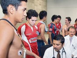 El plantel de Chivas concluyó con los exámenes médicos. Hoy habrá sesión de desarrollo humano. ESPECIAL  /