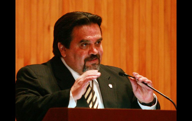 El rector de la Universidad de Guadalajara, Marco Antonio Cortés, dijo que la casa de estudios requiere más recursos. ARCHIVO  /