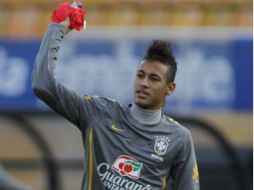 Neymar en un entrenamiento de la Selección brasileña. AFP  /