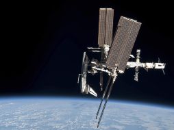 La maniobra se efectuó tres minutos antes de lo previsto. REUTERS  /