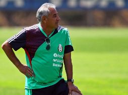 El técnico Leonardo Cuéllar se les haga el examen antidopaje  para la selección femenil. MEXSPORT  /