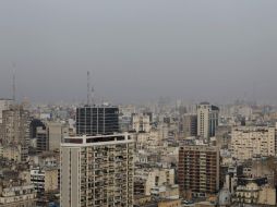 Vista de la ciudad de Buenos Aires con el cielo nubledo a causa de las cenizas del volcán Puyehue. REUTERS  /