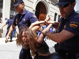Los inconformes acampados desde el mes pasado en el centro de Madrid, se concentraron de nuevo hoy viernes. AP  /