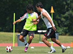 Christian Bermúdez durante una sesión de entrenamiento junto a Rafael Márquez. MEXSPORT  /