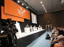 Una de las mesas de discusión realizadas en el Foro Mundial de Medios Públicos, que terminó ayer. A. CAMACHO  /