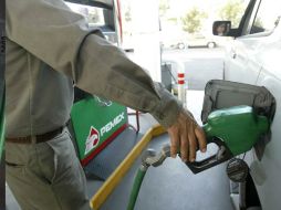 El volumen despachado de las gasolinas tipo Magna y Premium disminuyeron 1% durante el primer trimestre de 2011. ARCHIVO  /