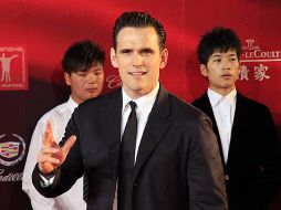 Matt Dillon saluda desde la alfombra roja durante la inauguración del evento. AP  /