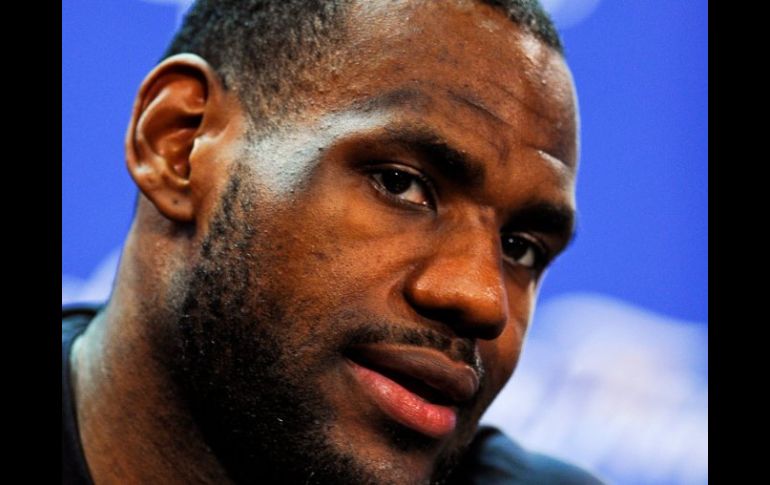 Miami Heat confía en el despertar de LeBron James para extender la serie al séptimo juego. EFE  /