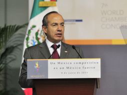 Felipe Calderón afirmó que el negocio de armas sigue por las ganancias que produce a la industria armamentista norteamericana. ARCHIVO  /