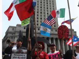 Aspecto de una protesta de indocumentados en California. EL UNIVERSAL  /