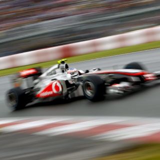 Button le quita la victoria a Vettel