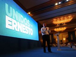 Ernesto Cordero dice a sus correligionarios que no tengan dudas de que van a salir a ganar el corazón de las familias. EL UNIVERSAL  /