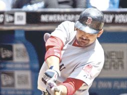 Adrián  González conectó un jonrón que contribuyó al noveno triunfo consecutivo de los Medias Rojas de Boston. EFE  /